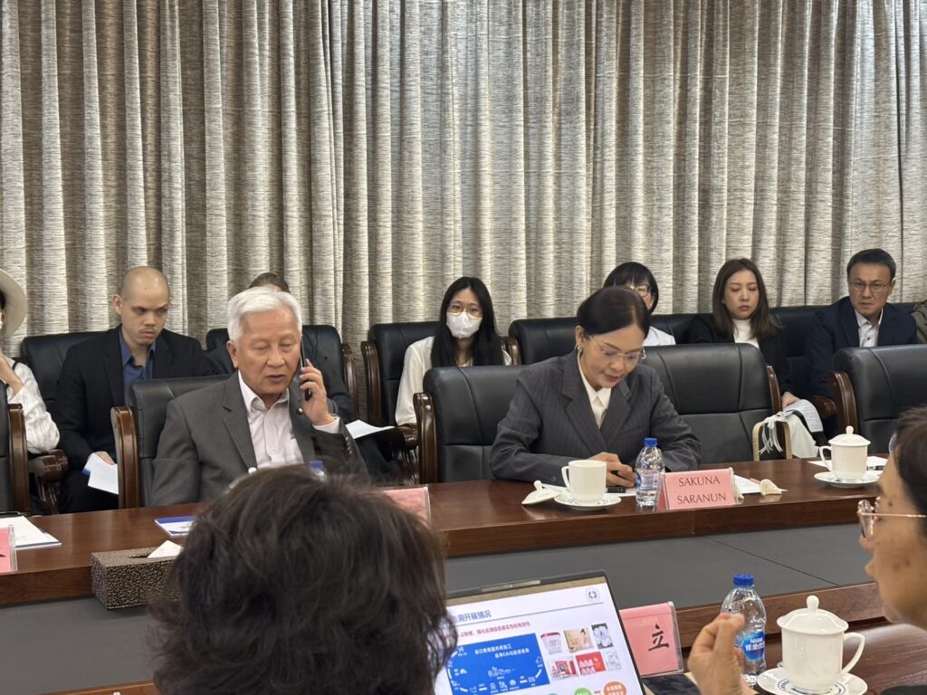 ท่านสกุณาและท่านวิสุทธิในภารกิจเจรจาจีน